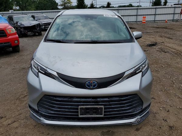 2021 TOYOTA SIENNA LE — DIRF