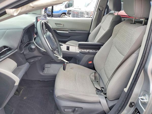 2021 TOYOTA SIENNA LE — DENT