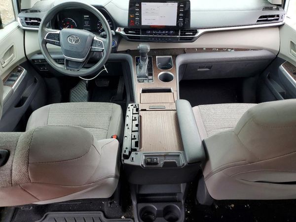 2021 TOYOTA SIENNA LE — CKPT