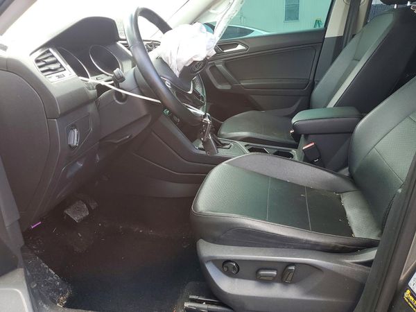 2018 VOLKSWAGEN TIGUAN SE, SEL