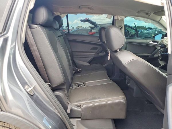 2018 VOLKSWAGEN TIGUAN SE, SEL