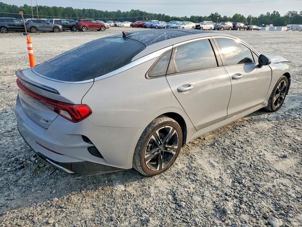 2022 KIA K5