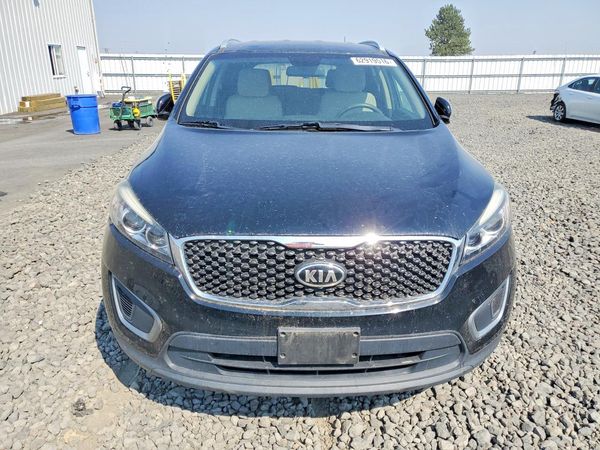 2016 KIA SORENTO L / LX