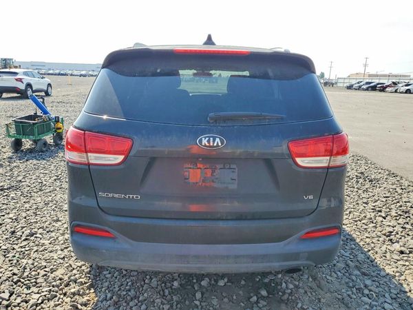 2016 KIA SORENTO L / LX