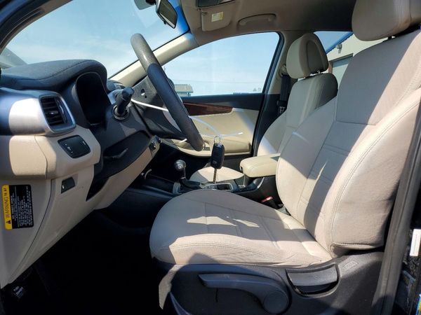 2016 KIA SORENTO L / LX