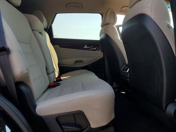 2016 KIA SORENTO L / LX