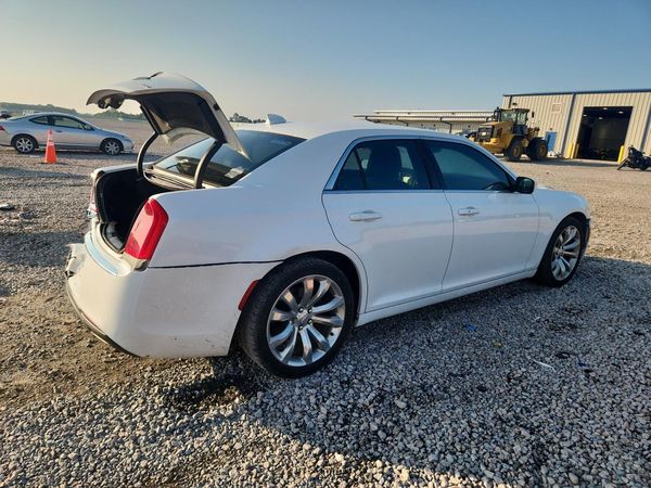 2018 CHRYSLER 300