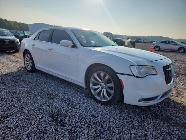 2018 CHRYSLER 300