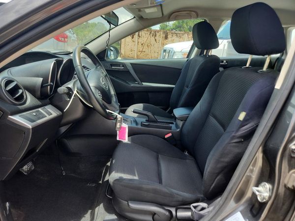 2013 MAZDA 3 Touring/GS