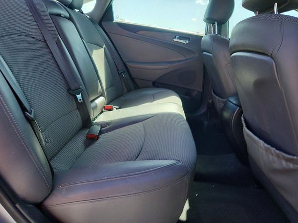 2012 HYUNDAI SONATA Middle level