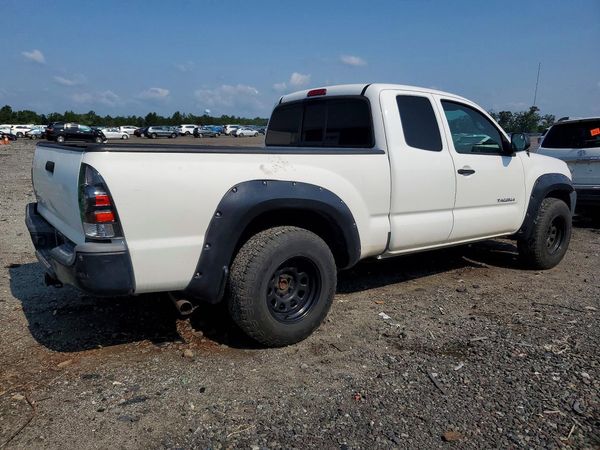 2015 TOYOTA TACOMA Delux Grade