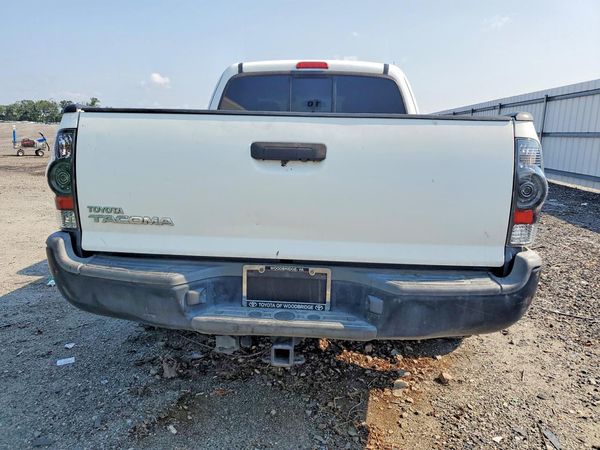 2015 TOYOTA TACOMA Delux Grade