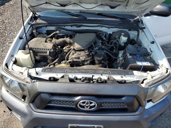 2015 TOYOTA TACOMA Delux Grade