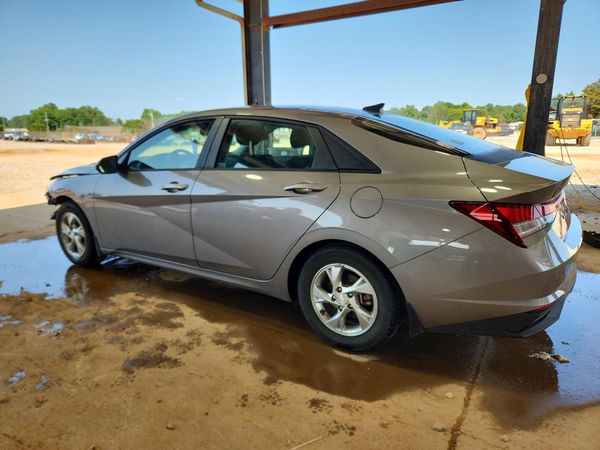2022 HYUNDAI ELANTRA SE