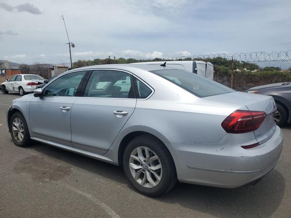 2017 VOLKSWAGEN PASSAT