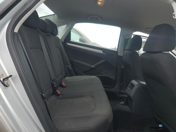 2017 VOLKSWAGEN PASSAT