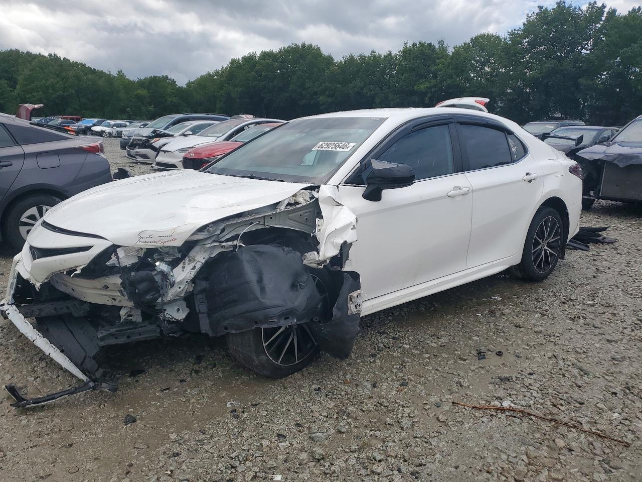 2021 TOYOTA CAMRY SE