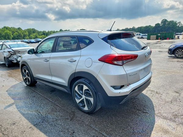 2016 HYUNDAI TUCSON