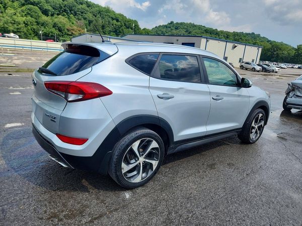 2016 HYUNDAI TUCSON