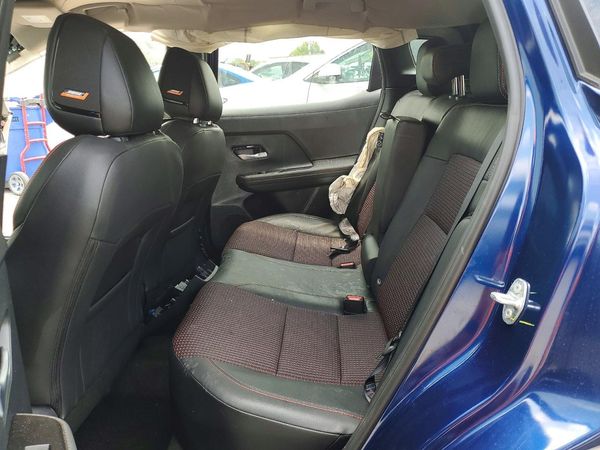 2025 NISSAN KICKS