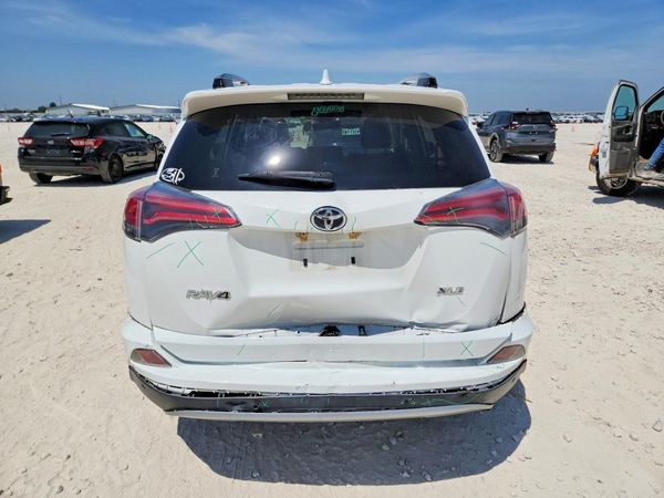2018 TOYOTA RAV4 Adventure/XLE