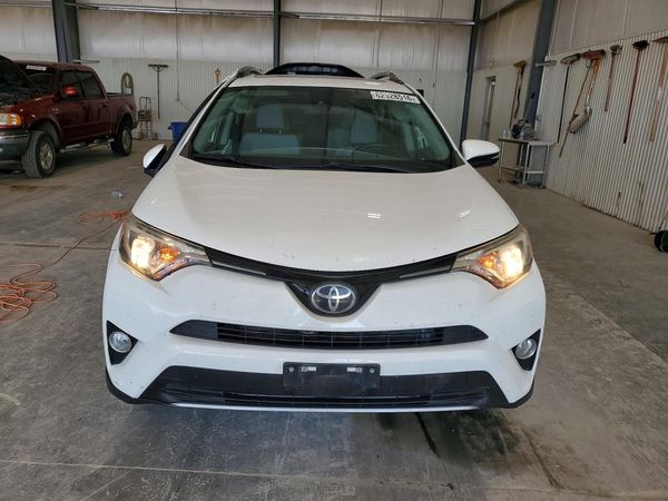 2018 TOYOTA RAV4 Adventure/XLE