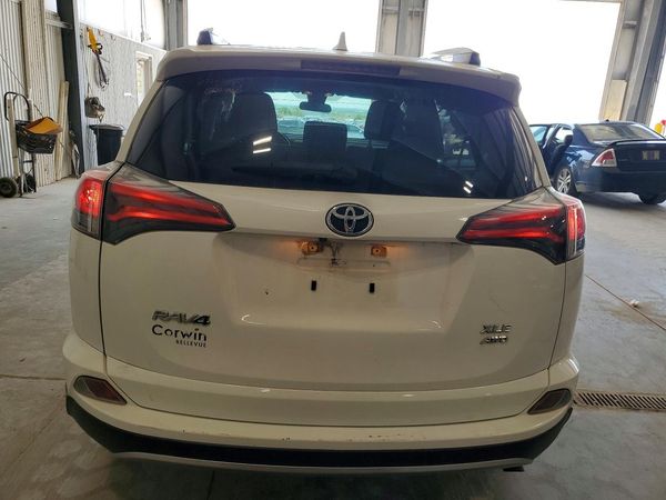 2018 TOYOTA RAV4 Adventure/XLE