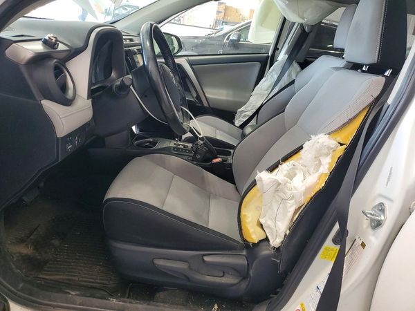 2018 TOYOTA RAV4 Adventure/XLE