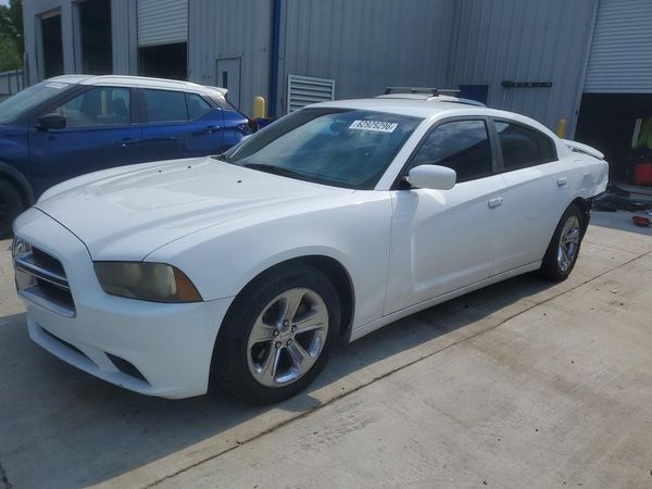 2013 DODGE CHARGER SE RWD