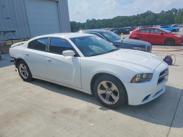 2013 DODGE CHARGER SE RWD