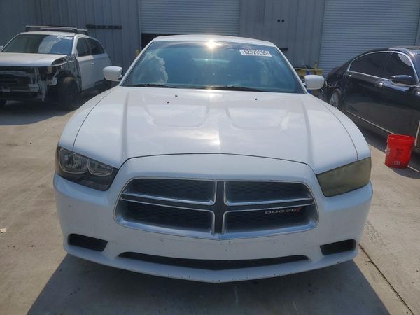 2013 DODGE CHARGER SE RWD