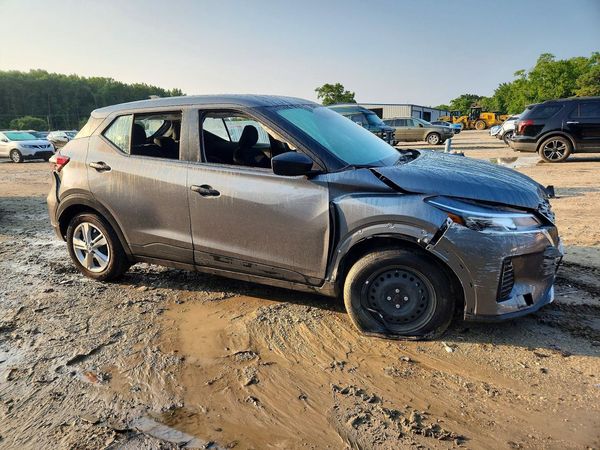 2025 NISSAN KICKS PLAY S