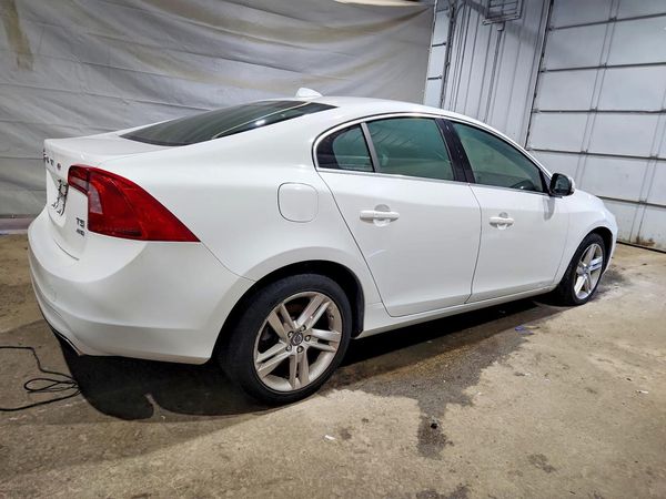 2014 VOLVO S60