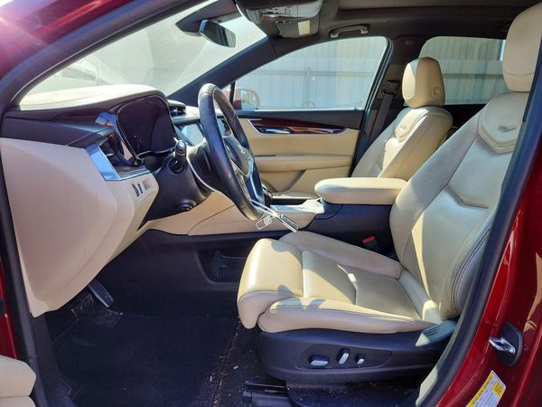 2017 CADILLAC XT5 Luxury
