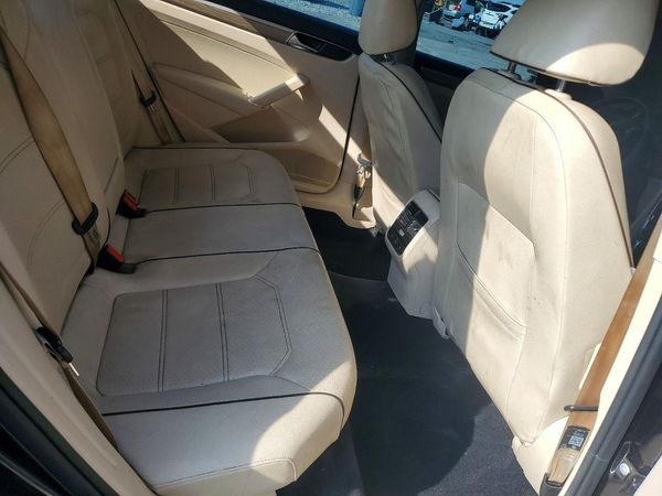 2018 VOLKSWAGEN PASSAT