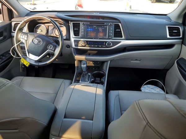 2019 TOYOTA HIGHLANDER SE/XLE