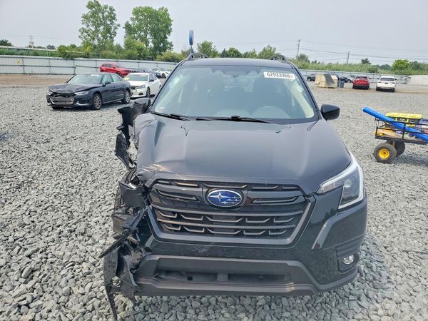 2024 SUBARU FORESTER Premium Base