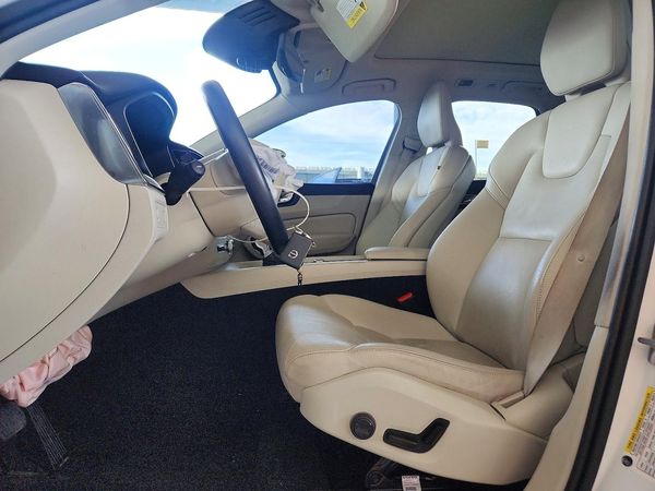 2020 VOLVO XC60