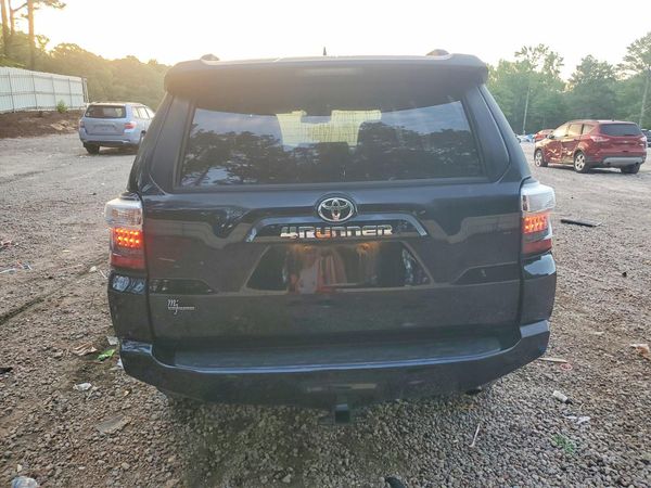 2023 TOYOTA 4RUNNER SR5