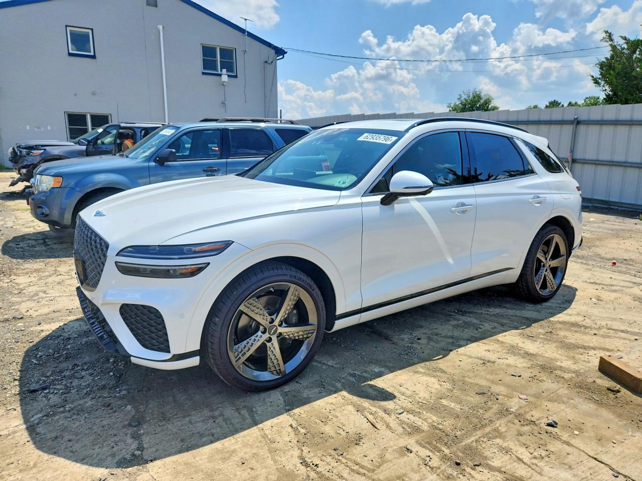 2025 GENESIS GV70