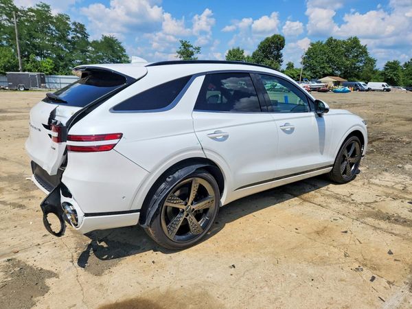 2025 GENESIS GV70