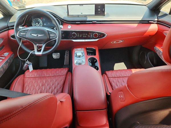 2025 GENESIS GV70