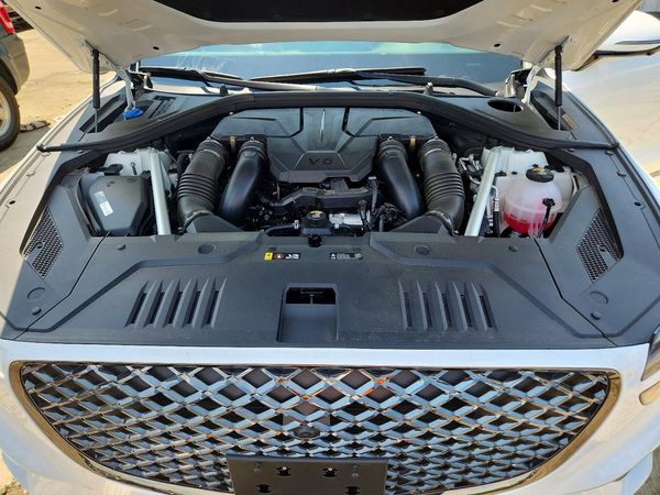 2025 GENESIS GV70