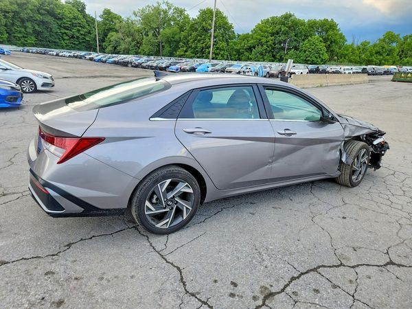 2024 HYUNDAI ELANTRA SEL w/ Convenience Pkg