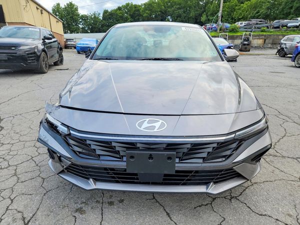 2024 HYUNDAI ELANTRA SEL w/ Convenience Pkg