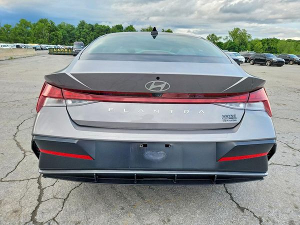 2024 HYUNDAI ELANTRA SEL w/ Convenience Pkg