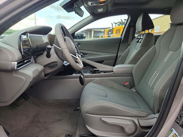 2024 HYUNDAI ELANTRA SEL w/ Convenience Pkg