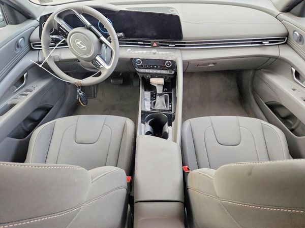2024 HYUNDAI ELANTRA SEL w/ Convenience Pkg