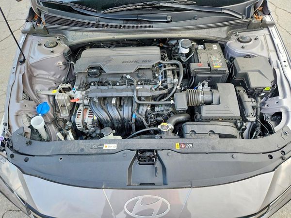 2024 HYUNDAI ELANTRA SEL w/ Convenience Pkg