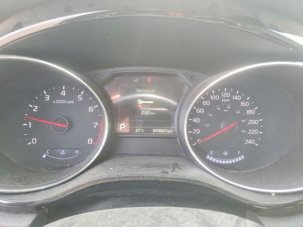 2016 KIA SEDONA EX - Middle level